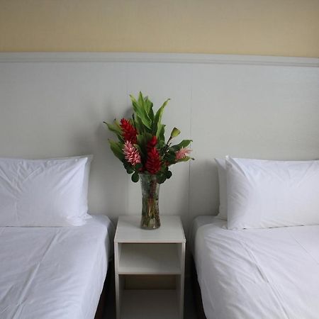 Central Bay Motel ポートビラ エクステリア 写真